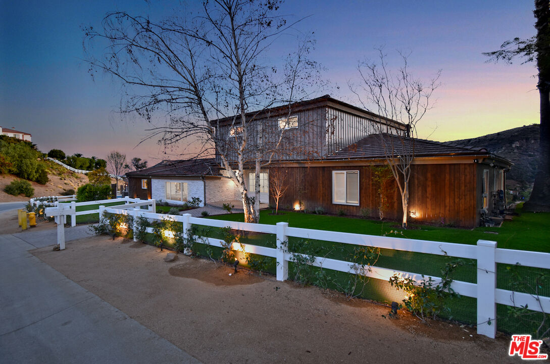 Single Family Residence, 30 Stagecoach rd, Bell Canyon, CA 91307 - 1