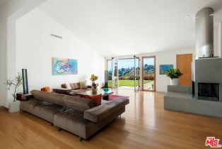 Single Family Residence, 817 ENCHANTED way, Pacific Palisades, CA 90272 - 3