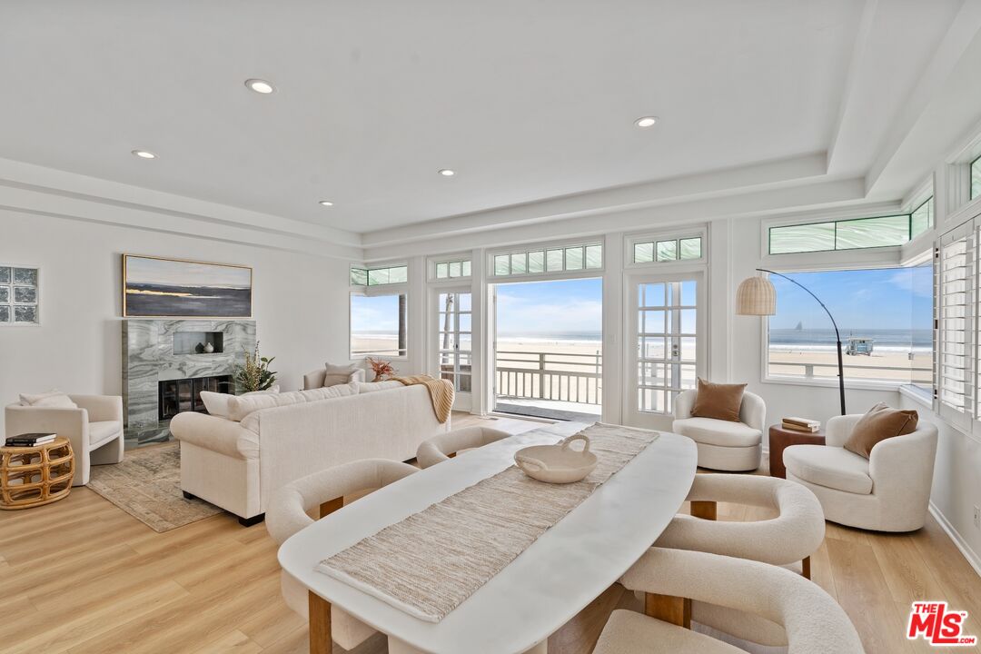 Single Family Residence, 3501 Oceanfront walk, Marina Del Rey, CA 90292 - 1