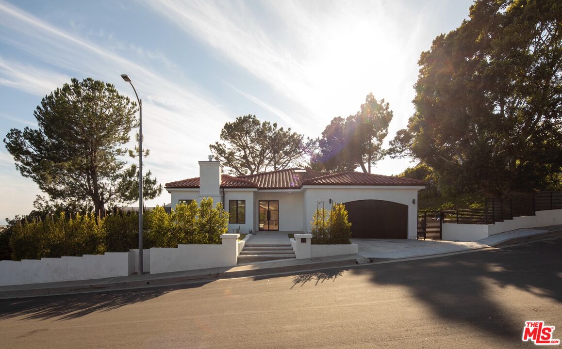 , 16832 Charmel ln, Pacific Palisades, CA 90272 - 1