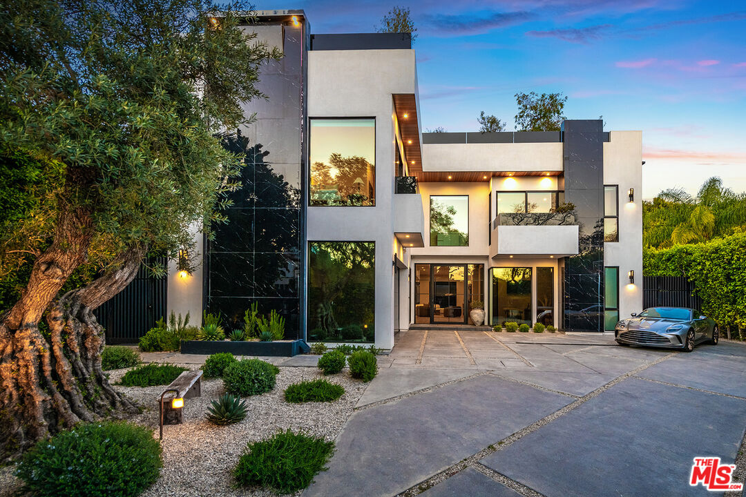 Single Family Residence, 1024 Orlando ave, West Hollywood , CA 90069 - 1