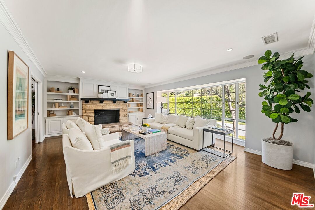 Single Family Residence, 2107 Coldwater Canyon dr, Beverly Hills, CA 90210 - 1