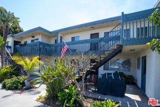 Residential Income, 425 13th st, Huntington Beach, CA 92648 - 4