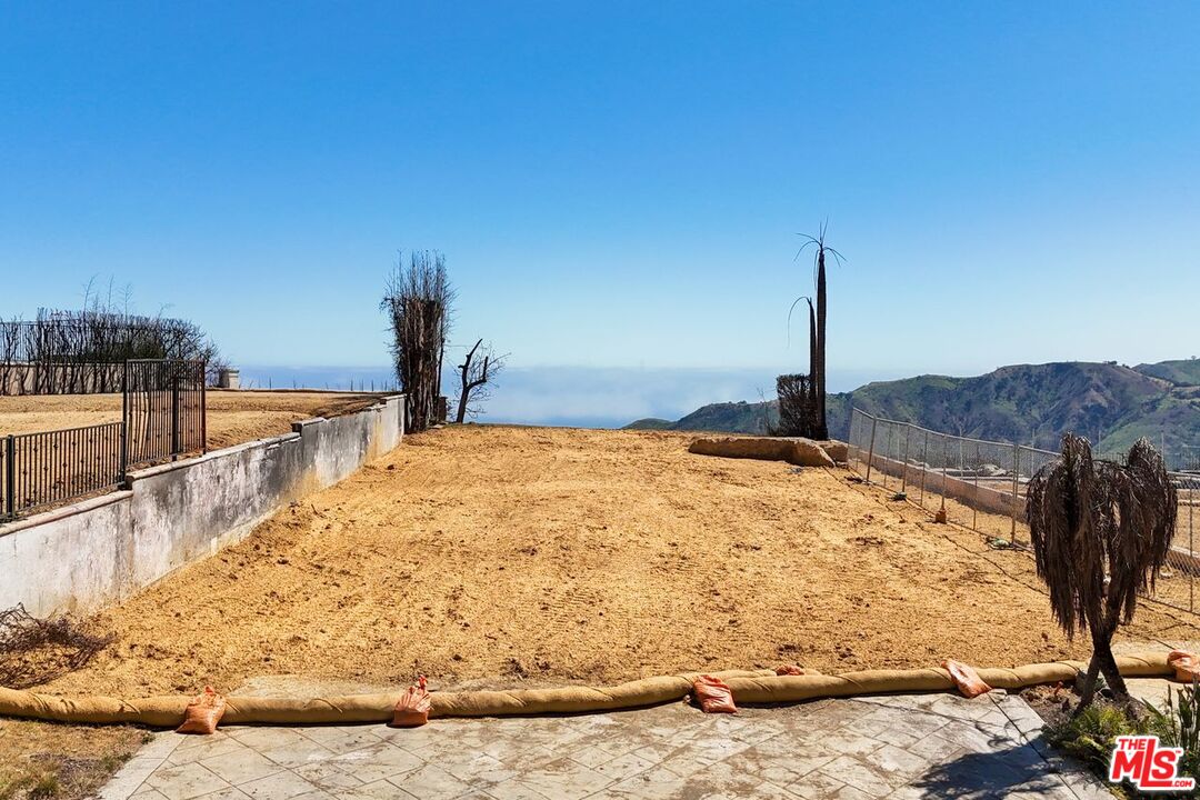 , 1630 Chastain pkwy, Pacific Palisades, CA 90272 - 1