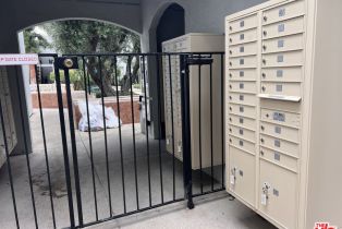 Condominium, 18645 Hatteras st, Tarzana, CA 91356 - 18