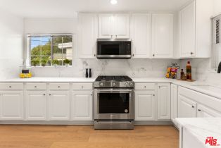 Single Family Residence, 22021 Celes st, Woodland Hills, CA 91364 - 10