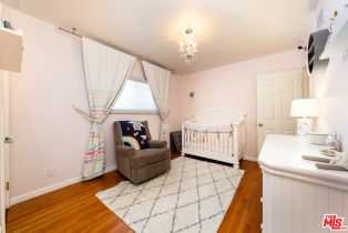 Single Family Residence, 22021 De La Osa st, Woodland Hills, CA 91364 - 11