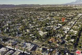 Single Family Residence, 717 California ave, Venice, CA 90291 - 2