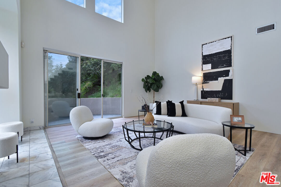 , 1701 Beverly Drive, Beverly Hills, CA 90210 - 1