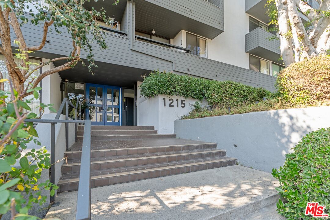 Condominium, 1215 Olive dr, West Hollywood , CA 90069 - 1