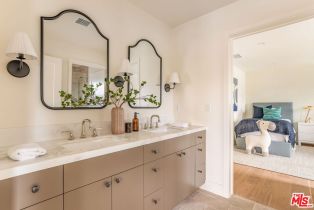 Single Family Residence, 2455 23rd st, Santa Monica, CA 90405 - 59