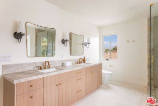 Single Family Residence, 2455 23rd st, Santa Monica, CA 90405 - 47