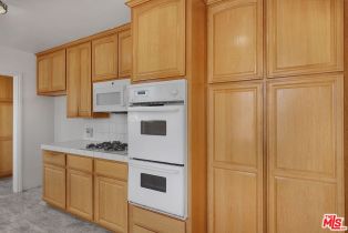 Single Family Residence, 10746 Cranks rd, Culver City, CA 90230 - 8