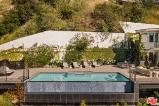 Single Family Residence, 3820 Knobhill dr, Sherman Oaks, CA 91423 - 3