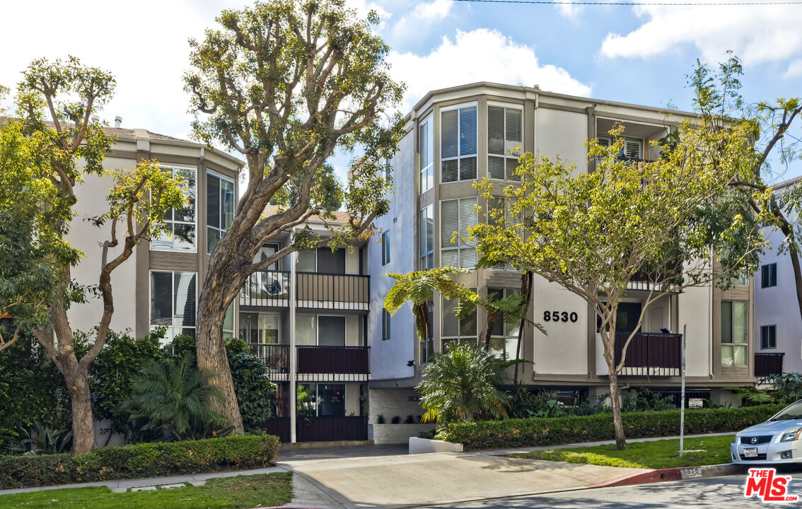 Condominium, 8530 Holloway dr, West Hollywood , CA 90069 - 1