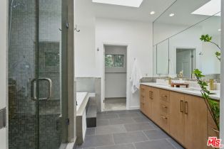 Single Family Residence, 5220 Melvin ave, Tarzana, CA 91356 - 15