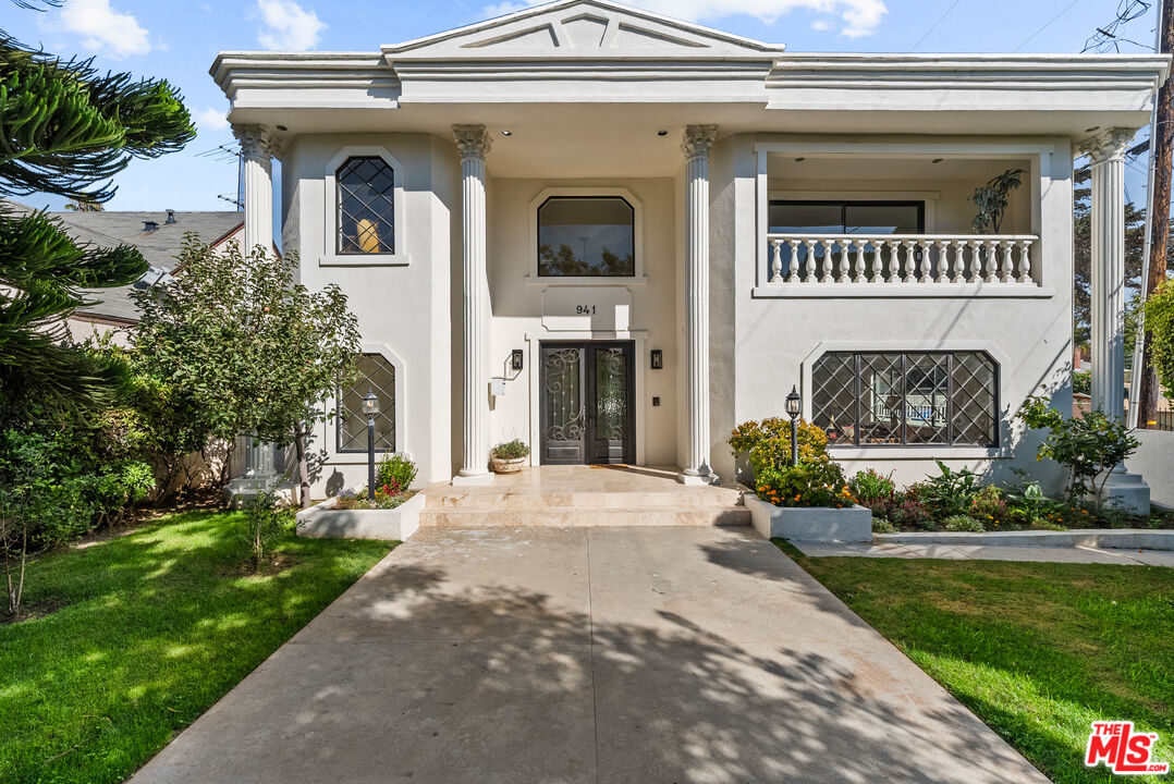 Single Family Residence, 941 Yale st, Santa Monica, CA 90403 - 1