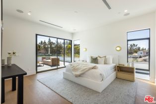 Single Family Residence, 4458 Jasmine ave, Culver City, CA 90232 - 23