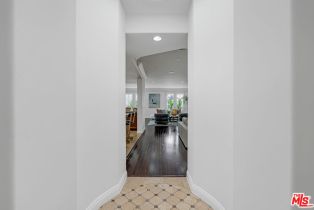 Condominium, 143 Arnaz dr, Beverly Hills, CA 90211 - 6