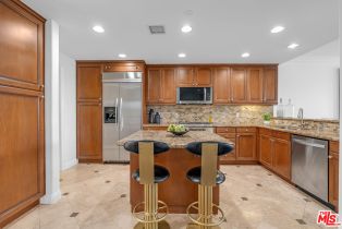 Condominium, 143 Arnaz dr, Beverly Hills, CA 90211 - 12