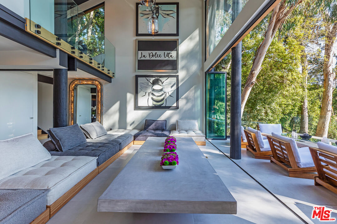 Single Family Residence, 1509 Amalfi dr, Pacific Palisades, CA 90272 - 1