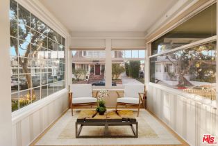 Single Family Residence, 160 Wadsworth ave, Santa Monica, CA 90405 - 6