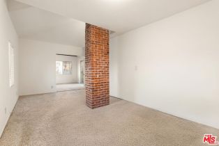 Single Family Residence, 160 Wadsworth ave, Santa Monica, CA 90405 - 12