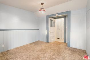 Single Family Residence, 160 Wadsworth ave, Santa Monica, CA 90405 - 10