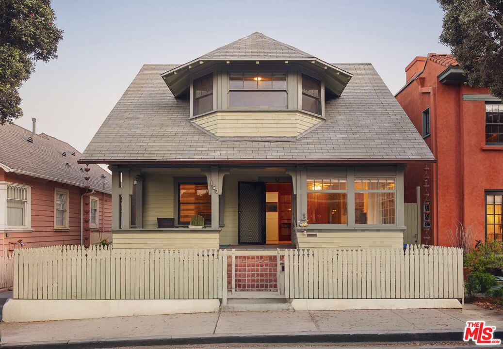 Single Family Residence, 160 Wadsworth ave, Santa Monica, CA 90405 - 1