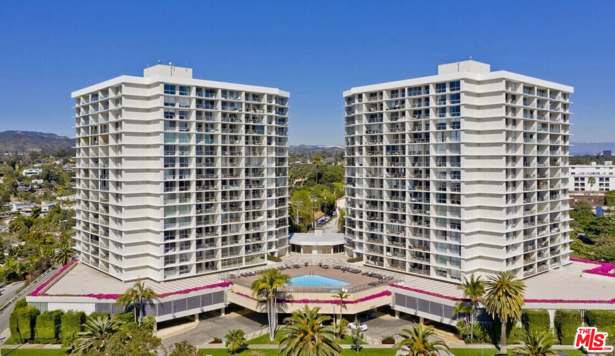 Condominium, 201 Ocean Ave., Santa Monica, CA 90402 - 1