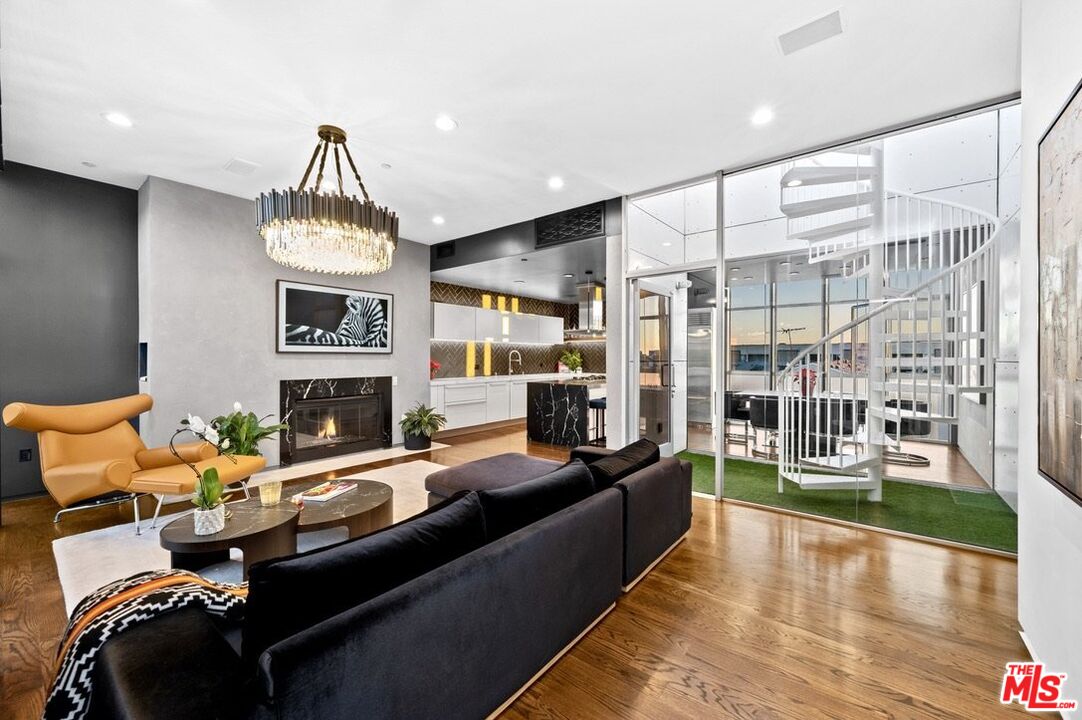 Condominium, 825 Kings rd, West Hollywood , CA 90069 - 1