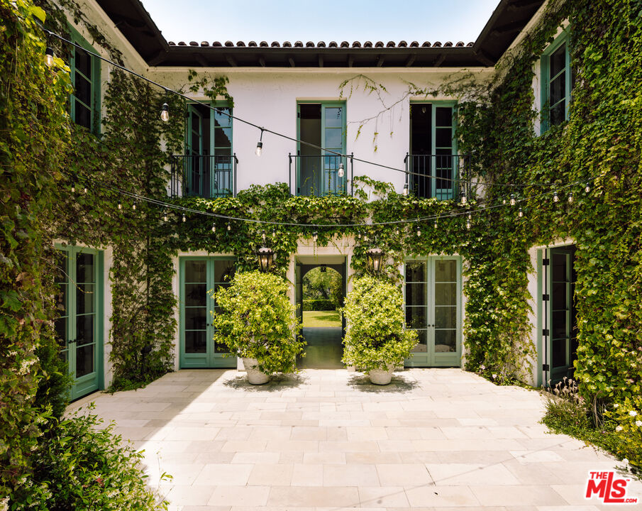 Single Family Residence, 563 Spoleto dr, Pacific Palisades, CA 90272 - 1