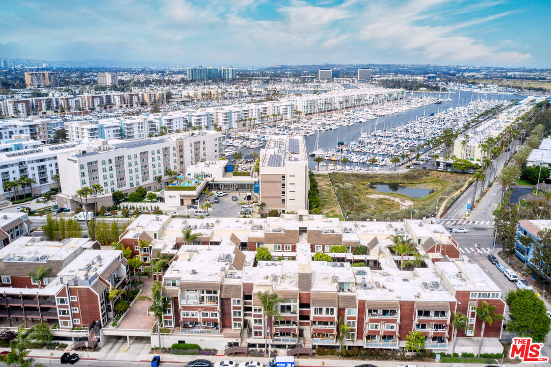 Condominium, 4250 Via Dolce, Marina Del Rey, CA 90292 - 1