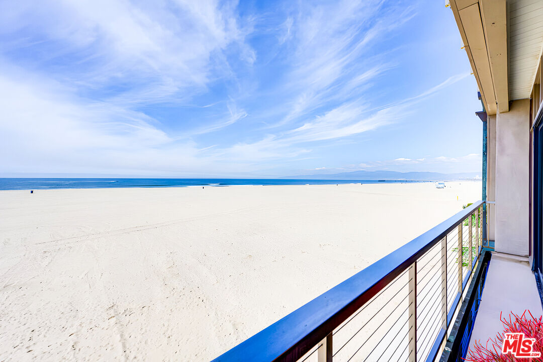 Condominium, 1 Spinnaker st, Marina Del Rey, CA 90292 - 1