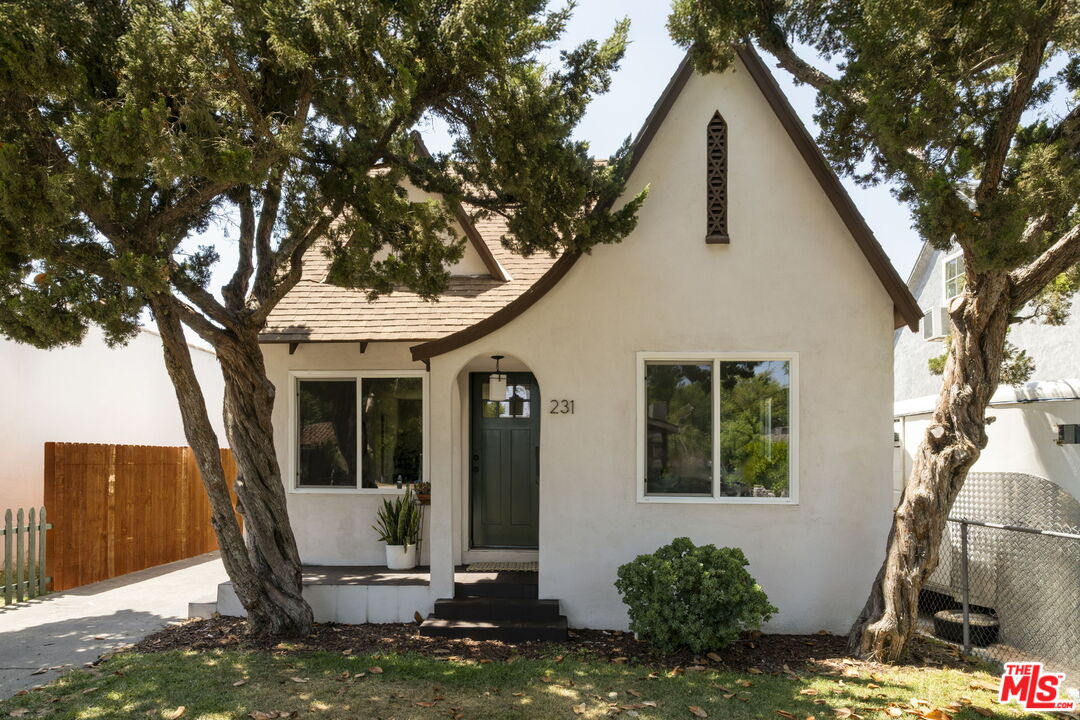 Single Family Residence, 231 Cedar ave, Burbank, CA 91502 - 1