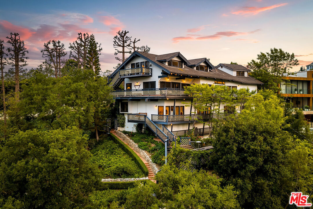 Single Family Residence, 1710 San Remo dr, Pacific Palisades, CA 90272 - 1