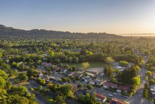 Single Family Residence,  Santa Rosita court, Santa Rosa, CA 95405 - 49