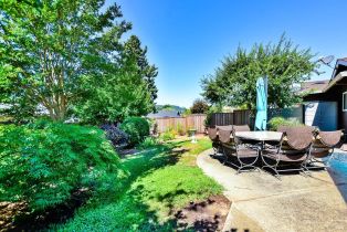 Single Family Residence,  Belhaven court, Santa Rosa, CA 95409 - 26