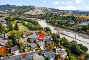 Single Family Residence,  Hummingbird court, Healdsburg, CA 95448 - 4