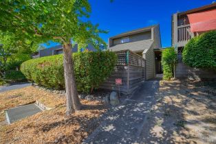 Condominium,  Valley View court, Sebastopol, CA 95472 - 4