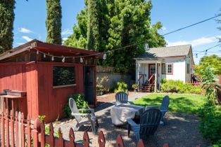 Single Family Residence, 733 University street, Healdsburg, CA 95448 - 2