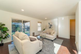 Single Family Residence,  Aaron court, Windsor, CA 95492 - 12