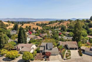 Single Family Residence,  Alpine court, Napa, CA 94558 - 4