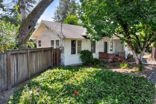 Single Family Residence,  Fair Oaks court, Santa Rosa, CA 95404 - 2