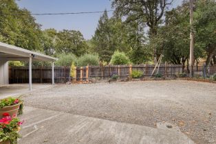 Single Family Residence,  Wake Robin drive, Glen Ellen, CA 95442 - 37