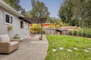 Single Family Residence,  Wake Robin drive, Glen Ellen, CA 95442 - 31