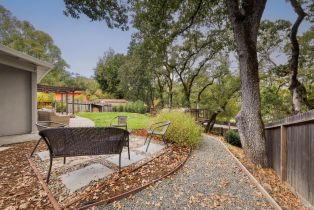 Single Family Residence,  Wake Robin drive, Glen Ellen, CA 95442 - 36