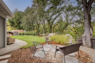 Single Family Residence,  Wake Robin drive, Glen Ellen, CA 95442 - 38