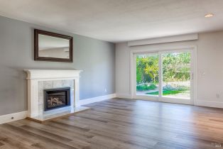 Single Family Residence,  Old Oak lane, Santa Rosa, CA 95409 - 4