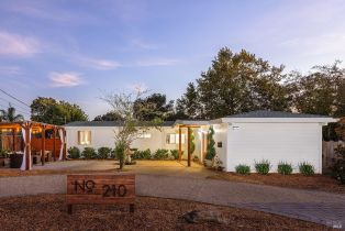 Single Family Residence, 210 Solar Way, Healdsburg, CA  Healdsburg, CA 95448